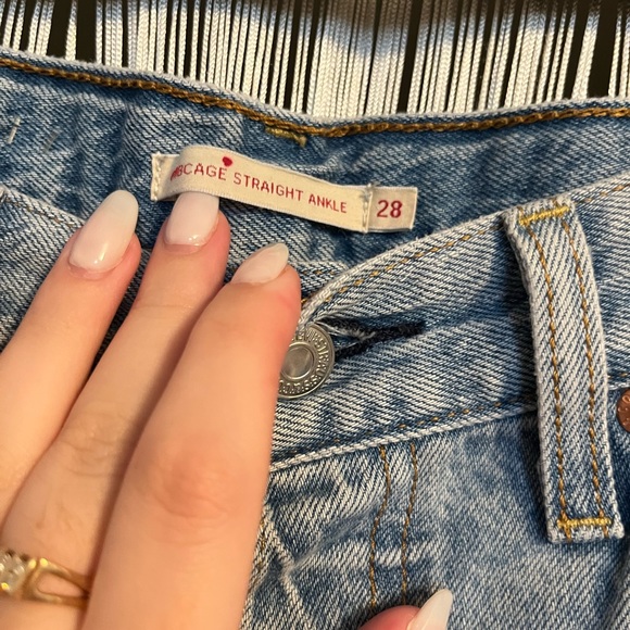 Levi’s Ribcage Straight Leg Jeans - Picture 2 of 5